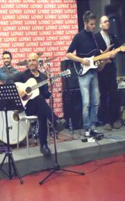 C:\Users\usuario\Desktop\IMAGENES\Hbitat- Aldo solista\Aldo\En vivo\2013\Lovat, Treviso, Italia, 6 Aprile\SAM_0630.JPG